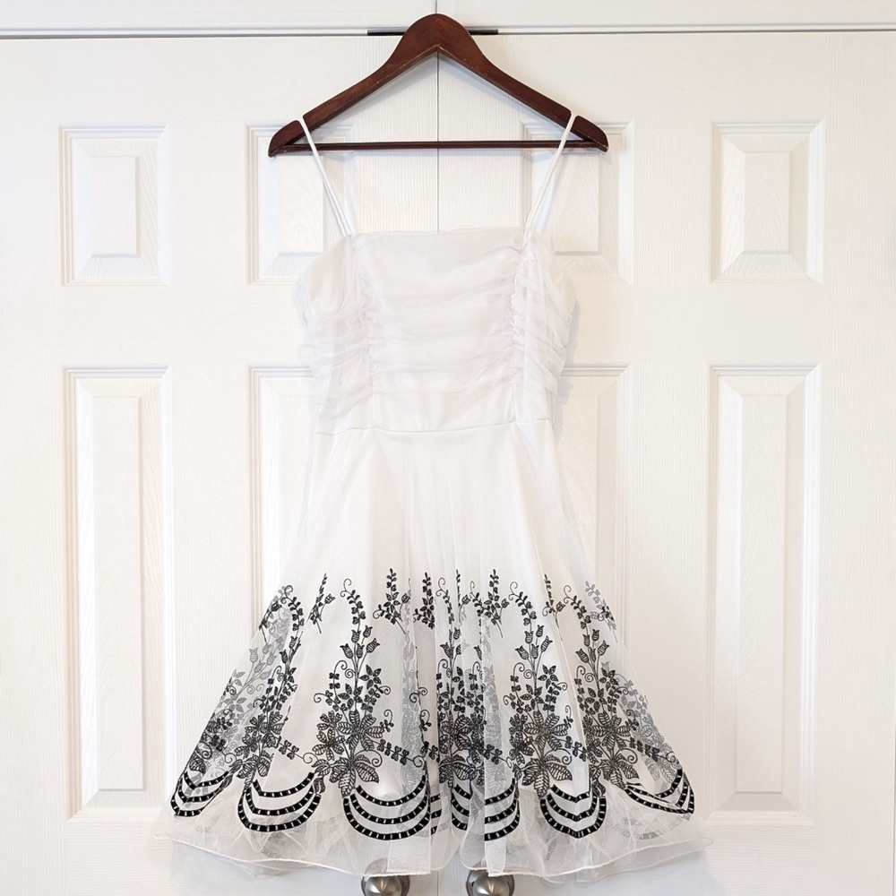 Real Y2K Vintage Jessica Black and White Floral Detail Dress Prom Formal Spring